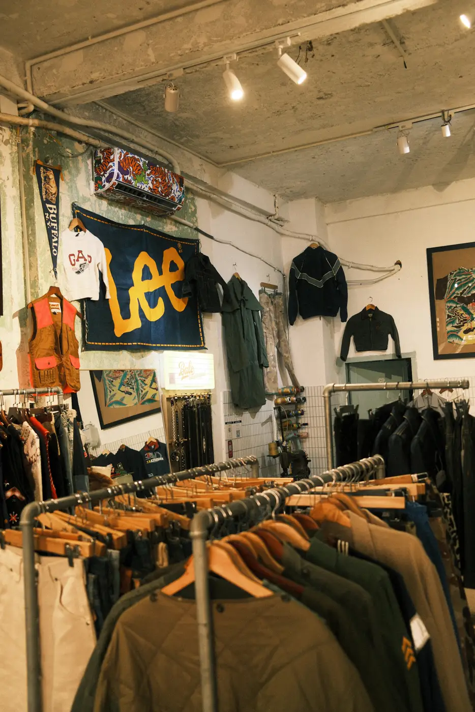 Prendas casuales y textiles de temporada